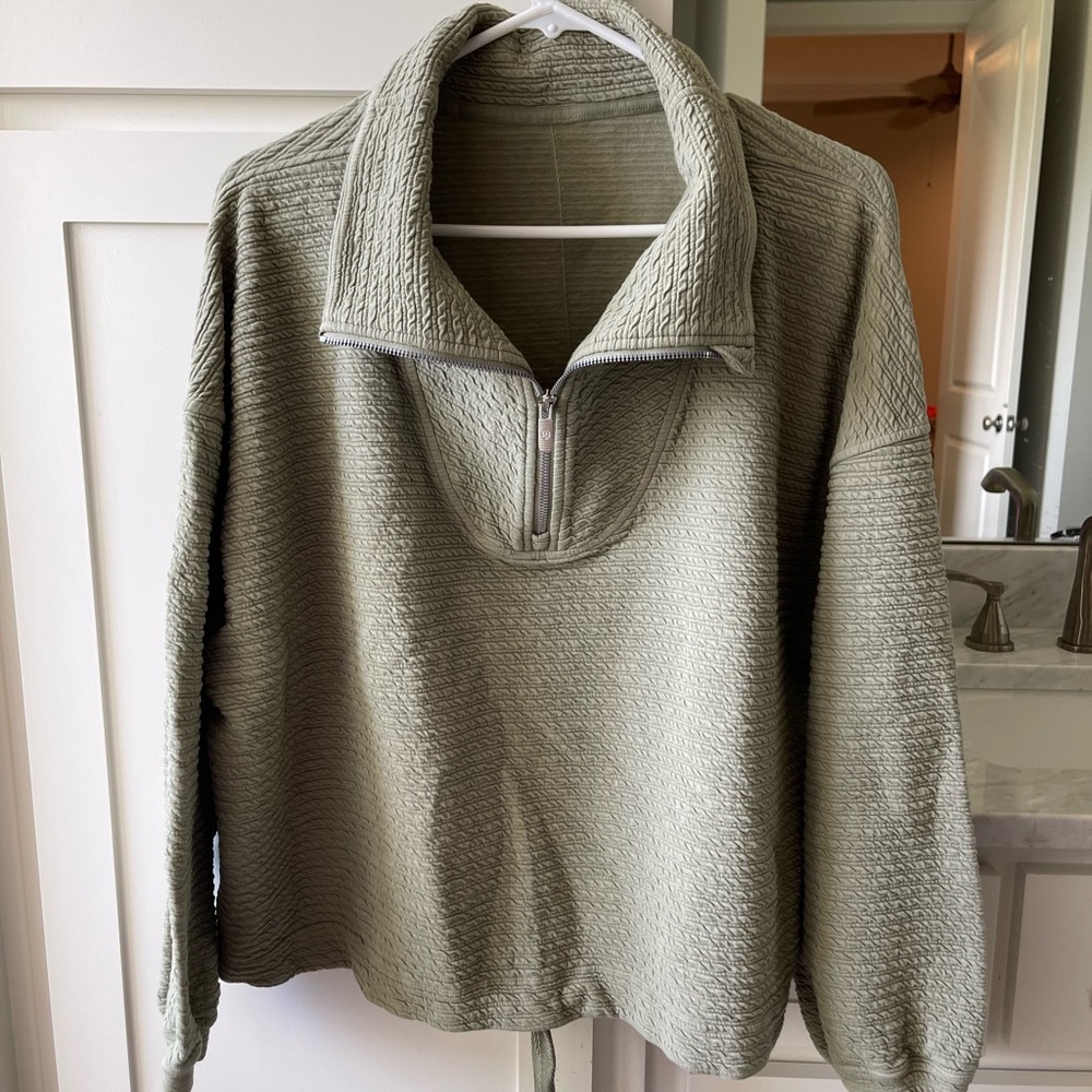 Lululemon pullover